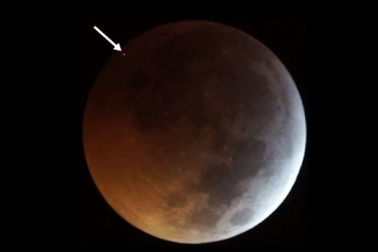 Un meteorito impactó la luna durante el último eclipse lunar